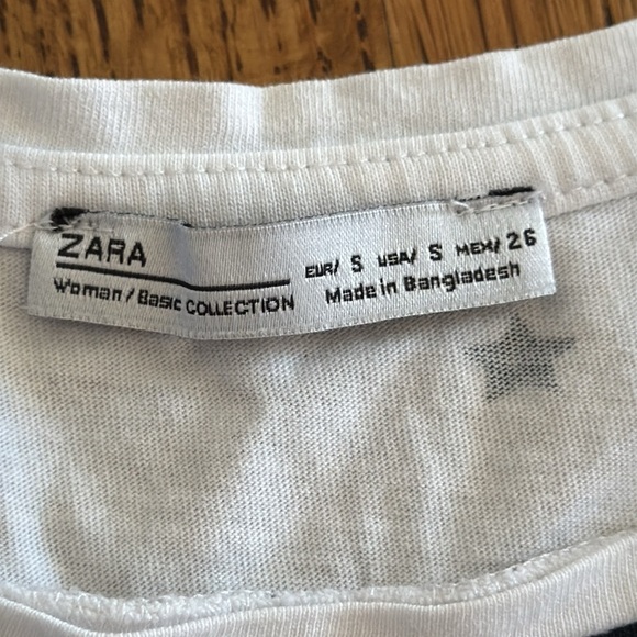 Zara Women’s White and Black Star Print T-Shirt Size Small - Picture 5 of 6